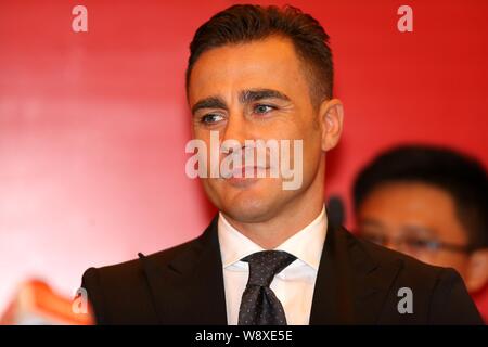 Fabio Cannavaro nouvel entraîneur-chef de la Chine Guangzhou Evergrande FC Taobao assiste à une conférence de presse dans la ville de Guangzhou, Chine du sud du Guangdong provinc Banque D'Images