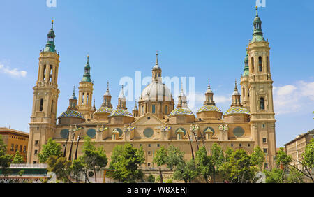 Basilique de Notre-Dame du Pilier c'est réputé pour être la première église dédiée à Marie dans l'histoire, Zaragoza, Espagne Banque D'Images