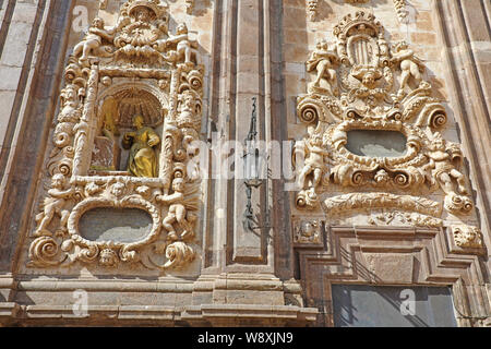 Détail de l'église de Santa Isabel de Portugal, Zaragoza, Espagne Banque D'Images