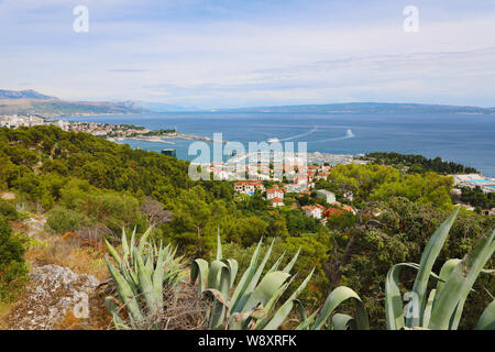 Vue panoramique de la ville de Split avec parc Marjan sur Mer Méditerranée, la Croatie, l'Europe Banque D'Images