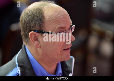 Le Prince Albert II de Monaco assiste à un match de judo au cours de l'été 2014 Jeux Olympiques de la jeunesse à Nanjing, Chine de l'est la province de Jiangsu, 18 août 20 Banque D'Images