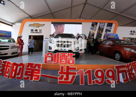 --FILE--une Chevrolet Trax SUV de General Motors (GM) s'affiche lors d'une auto show de Jilin, province de Jilin, en Chine du nord-est le 1er mai 2014. Comme Banque D'Images