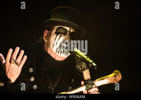 Danemark, copenhague - Août 10th, 2019. Heavy metal danois le chanteur et musicien King Diamond effectue un concert live à KB Hallen à Copenhague. (Photo crédit : Gonzales Photo - Peter Troest). Banque D'Images