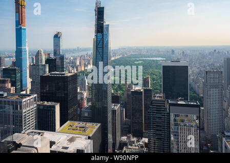 Manhattan cityscape, vue aérienne du centre du nord de Central Park (situé entre l'Upper East Side et Upper West Side de Manhattan) New York, USA Banque D'Images