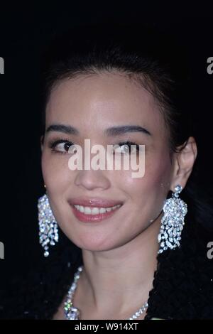 L'actrice taïwanaise Shu Qi sourit au cours de l'exposition Chanel Joaillerie à Beijing, Chine, 16 janvier 2014. Banque D'Images