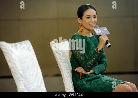 L'actrice chinoise Zhang Ziyi parle de son dernier film, Le Grand Maître, au cours d'une interview spéciale à Beijing, Chine, le 6 janvier 2013. Banque D'Images