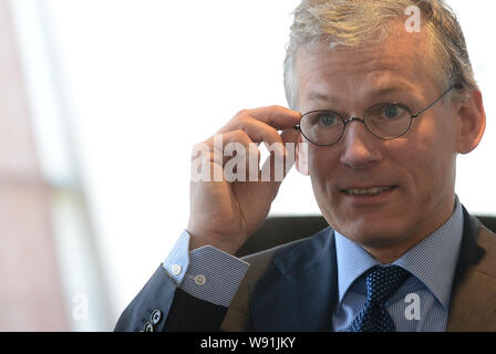 Frans van Houten, PDG de Royal Philips, pose lors d'une entrevue au cours de la 12ème Fortune du Forum mondial au sud-ouest de la ville de Chengdu, province du Sichuan, Chine Banque D'Images