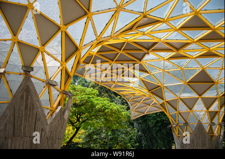 La canopée Perdana, une structure unique de conception géométrique moderne. se fond dans la nature dans le Jardin botanique de Perdana Kuala Lumpur, Malaisie Banque D'Images