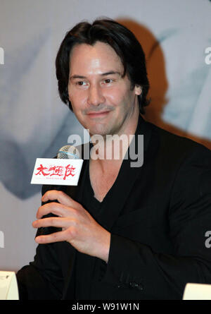 L'acteur canadien et directeur Keanu Reeves sourit lors d'une conférence de presse pour son nouveau film, l'homme de Taichi, ville de Hangzhou, Zhejiang Chine Moyen-Orient provinc Banque D'Images