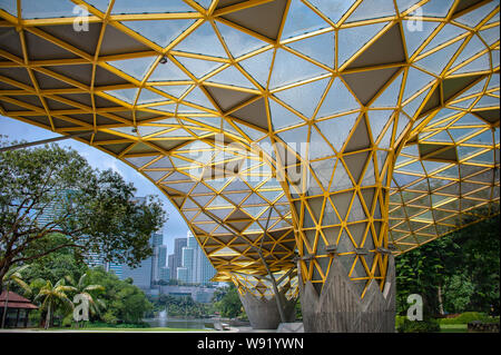 La canopée Perdana, une structure unique de conception géométrique moderne. se fond dans la nature dans le Jardin botanique de Perdana Kuala Lumpur, Malaisie Banque D'Images