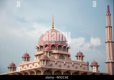 Mosquée Putra (Masjid Putra), Putrajaya, Malaisie. Banque D'Images