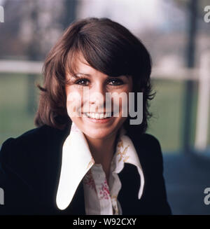 Porträtfoto Schlagersängerin der deutsch-britischen Sheer Ireen, 1970er Jahre. Photo Portrait de la chanteuse pop anglo-allemande pure Ireen, années 1970. Banque D'Images