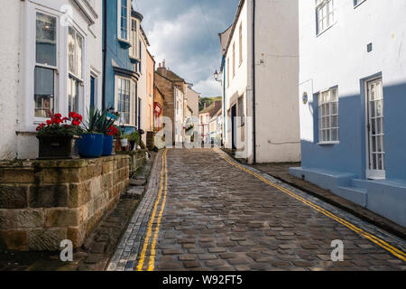 06/08/2019 Staithes, North Yorkshire, uk Staithes est un village de bord de mer dans le quartier de Scarborough, North Yorkshire, Angleterre. Easington et Bec Roxby Banque D'Images