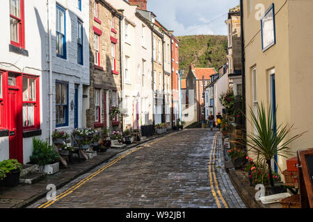 06/08/2019 Staithes, North Yorkshire, uk Staithes est un village de bord de mer dans le quartier de Scarborough, North Yorkshire, Angleterre. Easington et Bec Roxby Banque D'Images