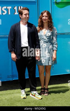 Los Angeles, CA. 10 août, 2019. Beck Bennett au hall des arrivées pour le film Angry Birds 2 Premiere, Regency Village Theatre - Westwood, Los Angeles, CA 10 août 2019. Credit : Priscilla Grant/Everett Collection/Alamy Live News Banque D'Images