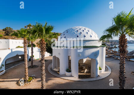 Printemps de l'architecture de Kalithea Therme extérieur dans la lumière du jour, Rhodes, Grèce. Banque D'Images