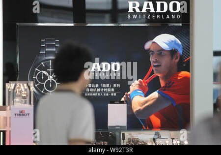 - Un fichier clients--shop pour des montres à un magasin de la marque horlogère suisse Tissot, Rado et à l'Changsha Huanghua International Airport de Changsha city, ce Banque D'Images