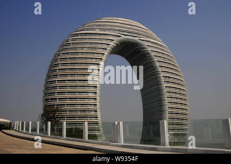 --FILE--vue générale de l'hôtel Sheraton Huzhou Hot Spring Resort de Shanghai, Chine de l'est la province du Zhejiang, le 6 novembre 2012. S'agit-il d'un beigne ? Un cheval Banque D'Images