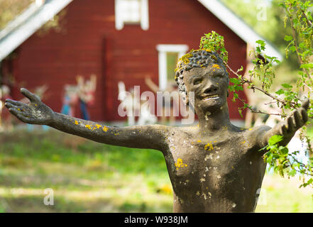 Les sculptures de l'artiste autodidacte Veijo Ronkkonen 1944-2010 (Finlande) - 11 mai 2016 : Patsaspuisto (forêt Mystique) Banque D'Images