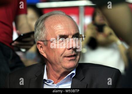 --FILE--entraîneur de football suédois Sven-Goran Eriksson regarde le troisième tour de l'Association de football chinoise 2012 Super League entre Guangzh Banque D'Images