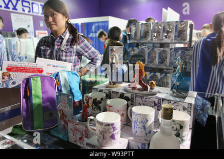 Kits de garage et des souvenirs sont en vente au cours de l'Expo, à l'EVA Super Brand Mall dans le district financier de Lujiazui à Pudong, Shanghai, Chine, 16 N Banque D'Images