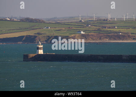 Brise-lames Holyhead Phare. Pays de Galles, Royaume-Uni Banque D'Images