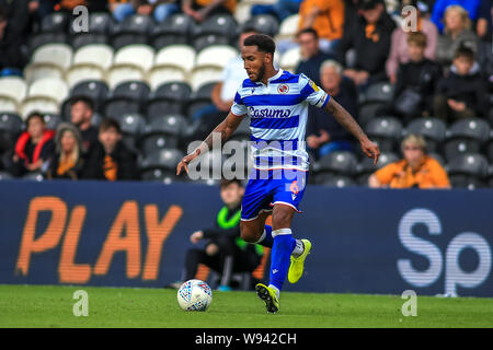 10 août 2019 , KCOM Stadium, Hull, Angleterre ; Sky Bet Championship, Hull City vs lecture ; Liam Moore (06) de la lecture pendant la partie Crédit : Craig Milner/News Images images Ligue de football anglais sont soumis à licence DataCo Banque D'Images