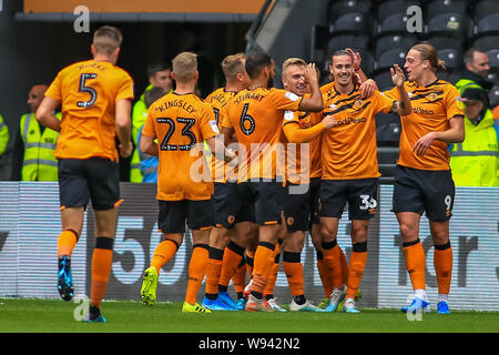 10 août 2019 , KCOM Stadium, Hull, Angleterre ; Sky Bet Championship, Hull City vs lecture ; Jackson Irvine (36) de la ville de coque célèbre son but pour le rendre 2-0 Crédit : Craig Milner/News Images images Ligue de football anglais sont soumis à licence DataCo Banque D'Images