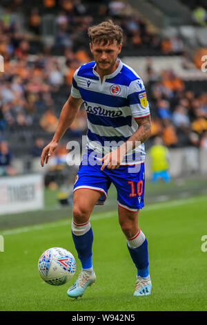 10 août 2019 , KCOM Stadium, Hull, Angleterre ; Sky Bet Championship, Hull City vs lecture ; John Swift (10) de la lecture sur le crédit ballon : Craig Milner/News Images images Ligue de football anglais sont soumis à licence DataCo Banque D'Images