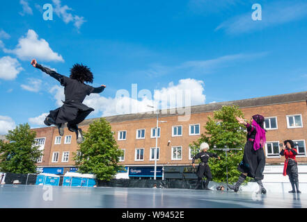 Danseurs de la Géorgie à l'exécution de Billingham festival International de Danse du monde. Banque D'Images