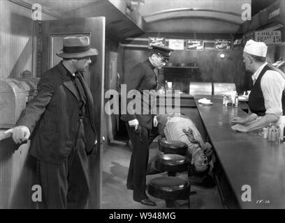 PAUL MUNI comme James Allen dans JE SUIS UN FUGITIF D'UN GANG DE LA CHAÎNE 1932 Mervyn LeRoy directeur livre Robert E. Burns Warner Bros. Banque D'Images