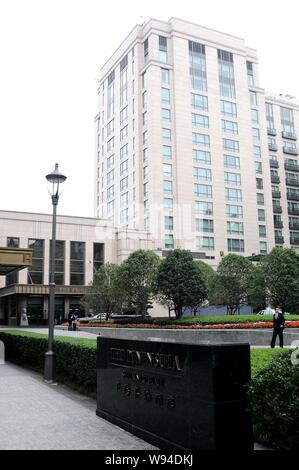 --FILE--Avis de l'hôtel Peninsula à Shanghai, Chine, 2 novembre 2011. SPG Land Holdings Ltd. a déclaré qu'il va vendre une participation de contrôle dans lui-même Banque D'Images