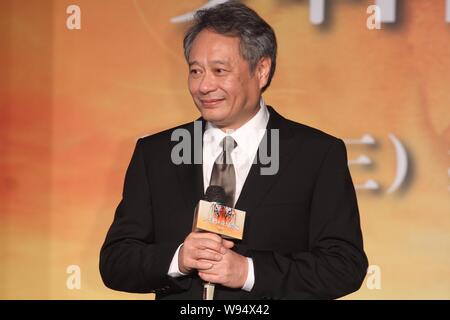 Le réalisateur taïwanais Ang Lee pose au cours d'une conférence de presse pour le film en 3D, Histoire de Pi, à Taipei, Taiwan, le 7 novembre 2012. Banque D'Images