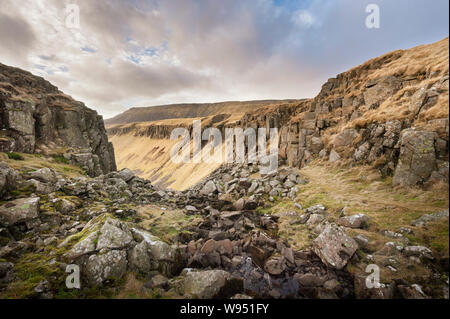 Tasse haute Nick le long du Pennine Way dans le North Pennines près de Dufton Cumbria est une intéressante géologiquement vallée formée par l'action des glaciers Banque D'Images