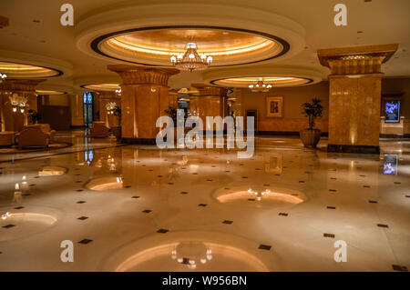 Intérieur d'un hôtel majestueux et somptueux cinq étoiles connu sous le nom d'Emirates Palace à Abu Dhabi, Émirats Arabes Unis Banque D'Images