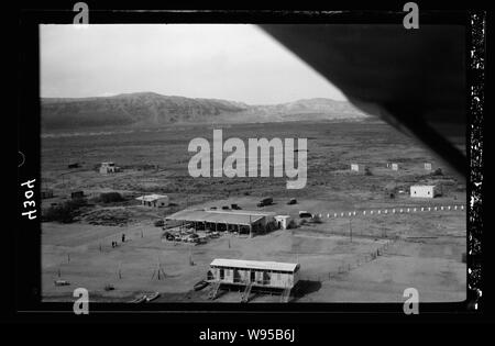 L'air vues de Palestine. Agriturismo verger plein soleil et d'amusement. Sur la côte nord-ouest de la Mer Morte. Agriturismo verger plein soleil Dead Sea Resort. Vue plus rapprochée de bath house et casino, de la mer Banque D'Images