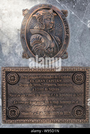 Montilla, Espagne - 2 mars 2019 : Gonzalo Fernandez de Cordoba, 15e siècle espagnol général. Plaque commémorative dans sa ville natale, Montilla, Cordoba, Sp Banque D'Images