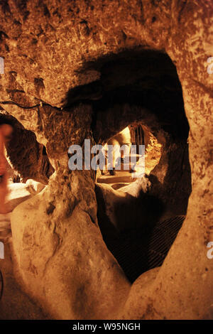 Tunnel de l'Kaymakli-Derinkuyu ville souterraine dans Nevsehir, Turquie. Banque D'Images