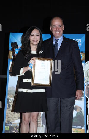 L'actrice chinoise Yao Chen, qui est aussi le HCR (Haut Commissariat des Nations Unies pour les réfugiés) pose d'honneur lors de la conférence de presse pour Banque D'Images