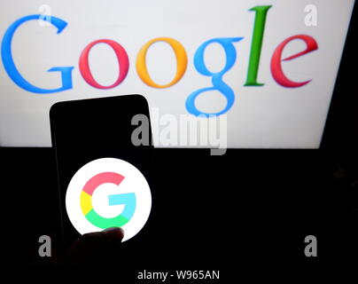 12 août 2019, Kolkata, Inde : Sur cette photo, l'illustration la plus populaire moteur de recherche sociale logo Google vu affichée sur un smartphone. (Crédit Image : © Avishek Das/SOPA des images à l'aide de Zuma sur le fil) Banque D'Images
