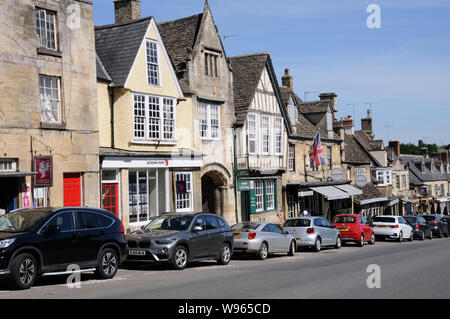 View High Street, Burford, Oxfordshire Banque D'Images