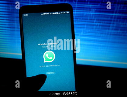 12 août 2019, Kolkata, Inde : Sur cette photo, une illustration de l'application de messagerie mobile logo Whatsapp vu affichée sur un smartphone. (Crédit Image : © Avishek Das/SOPA des images à l'aide de Zuma sur le fil) Banque D'Images