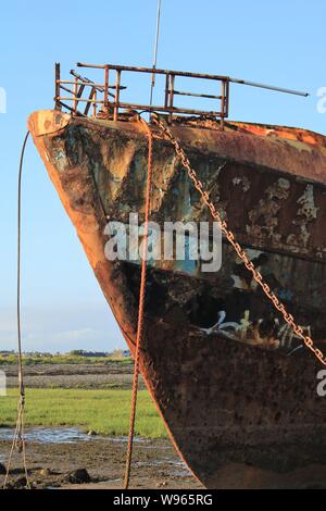 UK Rampside, Roa, Barrow in Furness, Cumbria. "Le chalutier abandonné Vita Nova' à partir de la côte de Cumbria. Banque D'Images