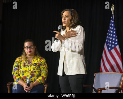 Burlington, Iowa, États-Unis. 12 août, 2019. Le sénateur de Californie Kamala Harris a tenu une campagne présidentielle rassemblement à l'Loft dans le centre-ville de Burlington, Iowa, États-Unis. Credit : Keith Turrill/Alamy Live News Banque D'Images