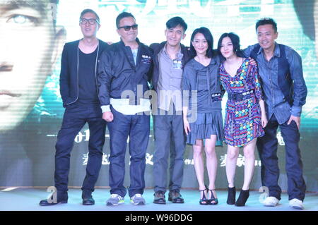 (De gauche) Hong Kong administration Felix Chong Man-Keung, Alan Mak Siu Fai, Hong Kong l'acteur Tony Leung, l'actrice chinoise Zhou Xun, Taiwanese singer et ac Banque D'Images