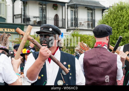 Broadstairs, Kent, UK. 11 août 2019. Les membres de Dead Horse Morris Morris dancing au début de la semaine folklorique. 2019 Broadstairs Images-News urbain/Alamy Banque D'Images
