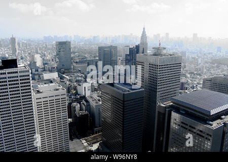 Groupe d'immeubles de grande hauteur à Shinjuku c'est unifié en coloris. Banque D'Images