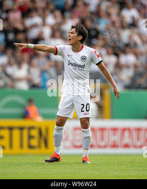 Mannheim, Deutschland. Août 11, 2019. Makoto HASEBE (F) le geste, le geste, le soccer DFB Pokal, 1er tour, le Waldhof Mannheim (MA) - l'Eintracht Francfort (F) 3 : 5, le 11.08.2019 à Mannheim/Allemagne. # #  DFL règlement interdit toute utilisation des photographies comme des séquences d'images et/ou quasi-vidéo # # #  utilisée dans le monde entier : dpa Crédit/Alamy Live News Banque D'Images