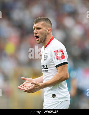 Mannheim, Deutschland. Août 11, 2019. Ante REBIC (F) le geste, le geste, le soccer DFB Pokal, 1er tour, le Waldhof Mannheim (MA) - l'Eintracht Francfort (F) 3 : 5, le 11.08.2019 à Mannheim/Allemagne. # #  DFL règlement interdit toute utilisation des photographies comme des séquences d'images et/ou quasi-vidéo # # #  utilisée dans le monde entier : dpa Crédit/Alamy Live News Banque D'Images