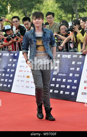 Le chanteur Greyson Chance arrive pour la 11e CCTV-MTV Music Awards Gala à Beijing, Chine, 21 août 2012. Banque D'Images